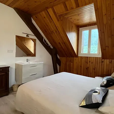 Ch2 Lit 160 Lavabo Individuel, 2 Sdb, 3 Wc, Cuisine, Partagés *