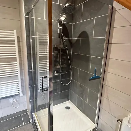 Ch2 Lit 160 Lavabo Individuel, 2 Sdb, 3 Wc, Cuisine, Partagés